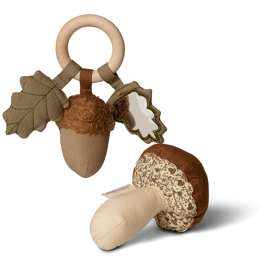 That's Mine Leslie rattle set - Tiny mushroom - 100% Organic cotton Buy Legetid||Babylegetøj||Legetøj||Nyheder||Alle||Favoritter here.